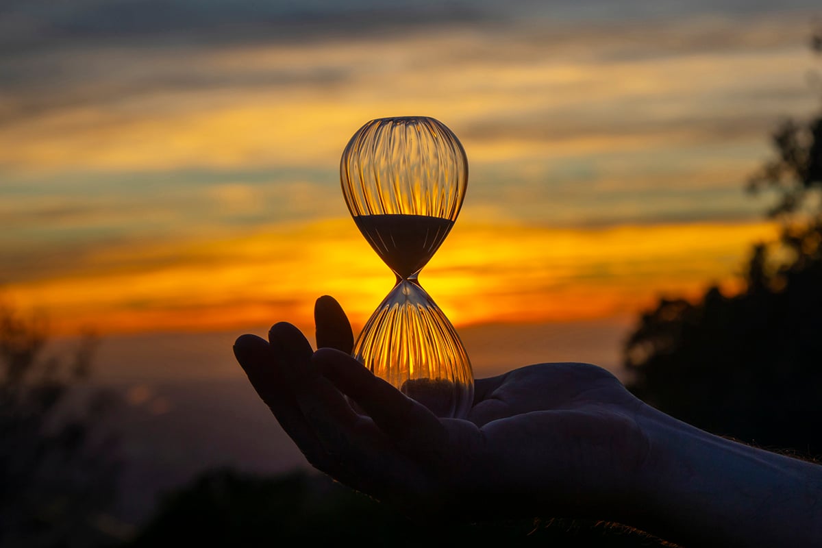 Predicting-the-markets-highs-and-lows-hourglass-iStock-1365790281